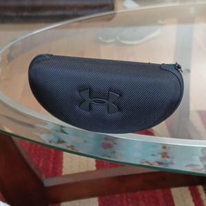 Underarms case for glasses